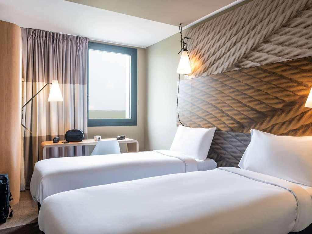 Ibis Gonesse Le Bourget Hotel Room photo