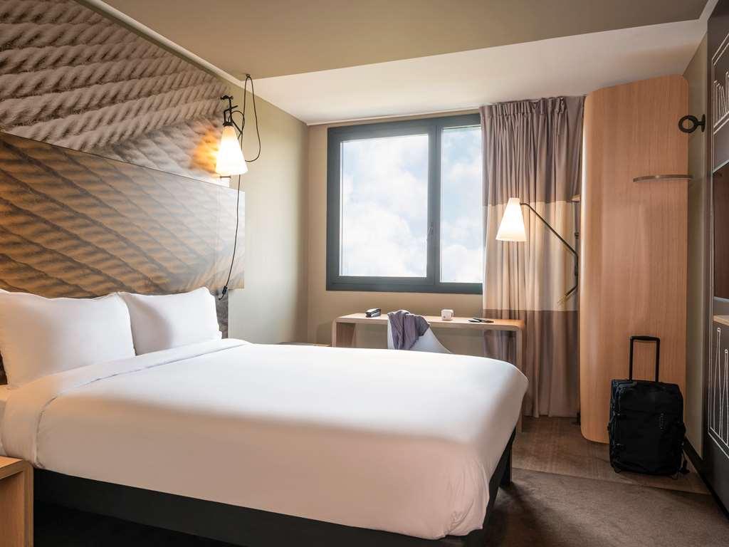 Ibis Gonesse Le Bourget Hotel Room photo